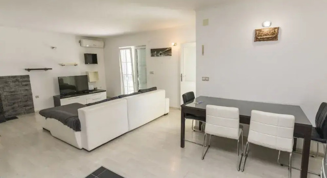House Matilda, Забронировать Отель Примоштен Шибеник