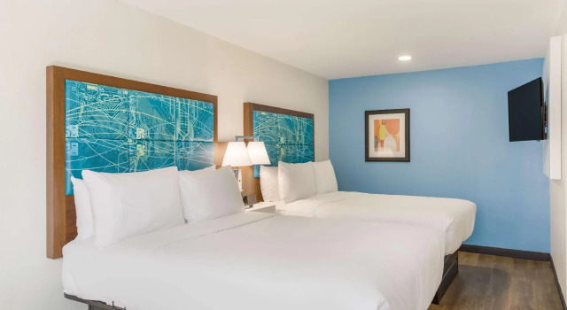 Четырёхместный люкс Red Lion Inn & Suites Nashville Airport