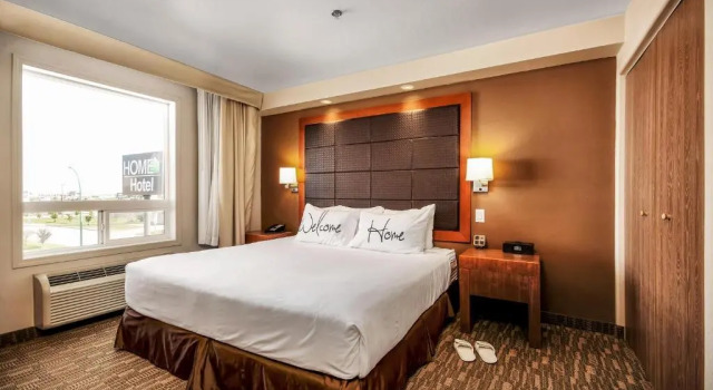 Двухместный люкс c 1 комнатой Home Inn & Suites Regina East