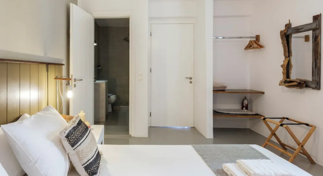 Люкс Deluxe The Mykonist Merchia Beach Villas & Suites
