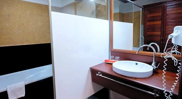 Номер Deluxe с балконом Royal Crown Hotel & Spa
