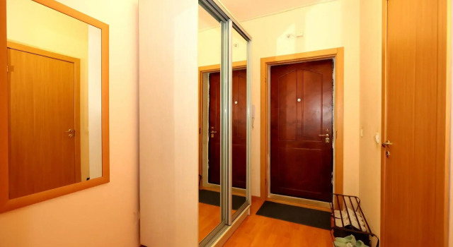 Apartments on Kosmonavtov highway 120, Prenota Appartamento Dzerzhinsky City District 
