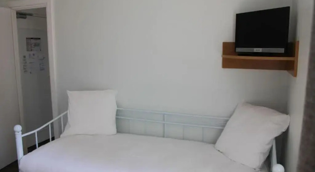 Семейный номер Standard Hotel De Paris Jaligny