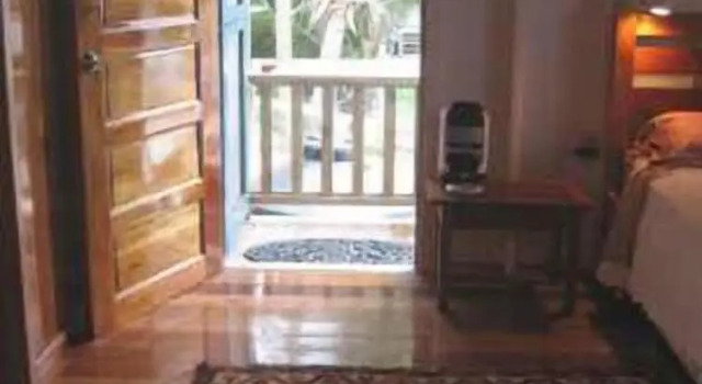 Коттедж с балконом Caye Caulker Vacation Homes