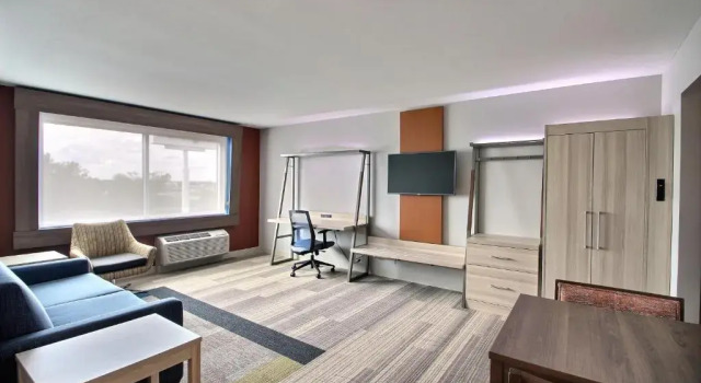 Люкс Holiday Inn Express & Suites Fond Du Lac by IHG