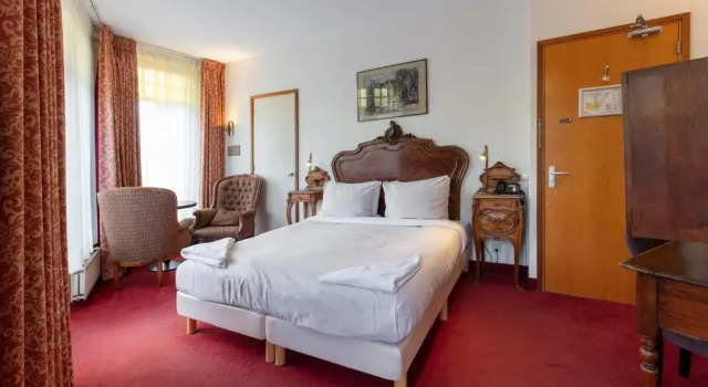 Двухместный номер Standard с видом на канал Amsterdam Wiechmann Hotel