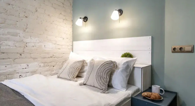 ApartMe Садовая, Забронировать Отель Отели Санкт-Петербурга с парковкой, рядом с Станция метро «Сенная Площадь», Парковка