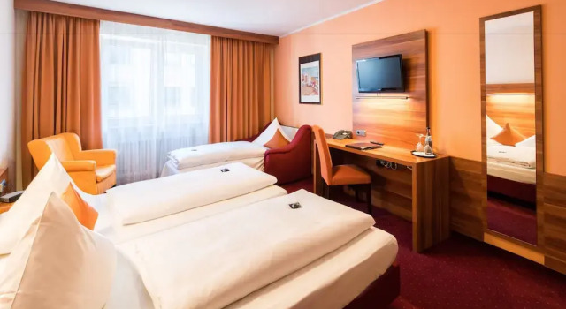 Номер Family с балконом Hotel Isartor