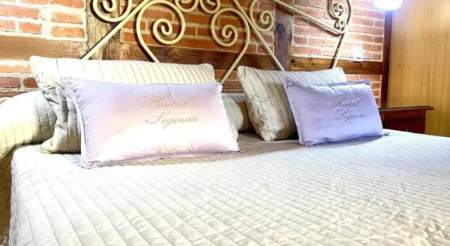 Двухместный номер Standard Мансарда Hostal segovia adults only
