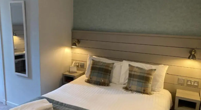 Трёхместный номер Standard West Port Hotel