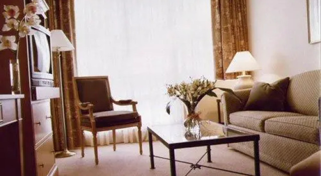 Clarion Hotel & Suites Downtown