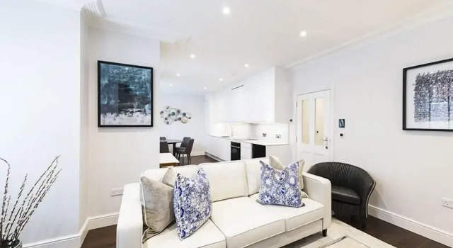 Luxury Three Bedroom - Flat 122 Lower Ground Floor