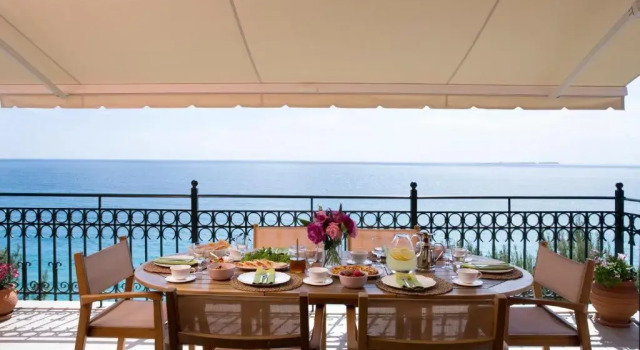 Люкс Пентхаус с 3 комнатами с видом на море Avra Private Suites