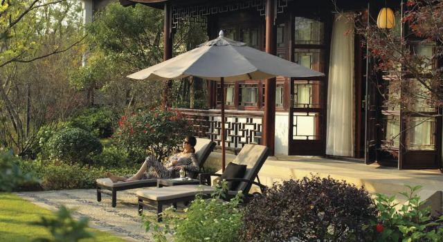 Люкс Lagoon Four Seasons Hotel Hangzhou at West Lake