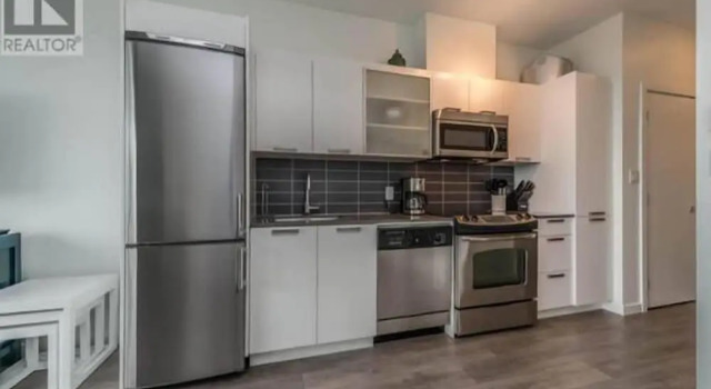 Двухместный номер Standard с балконом и с видом на город 1 Bedroom China Town Condo