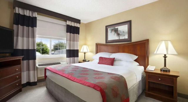 Люкс Deluxe Ramada by Wyndham Del Rio