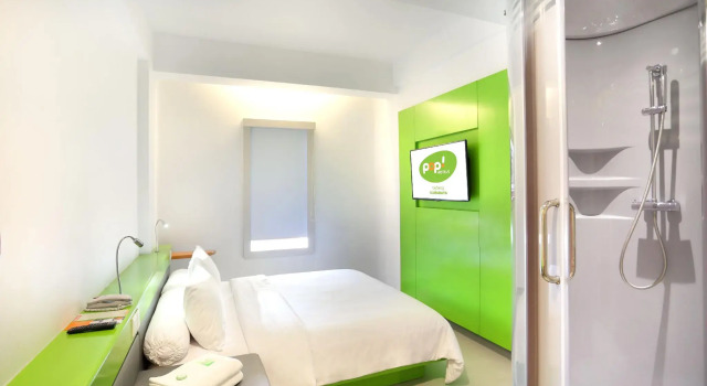 Standard Doppel Zimmer POP! Hotel Gubeng Surabaya