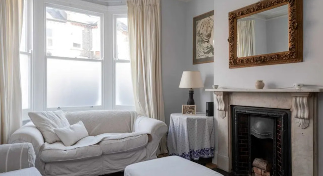 Cosy and Beautiful 2BR Flat Near Battersea Fits 4