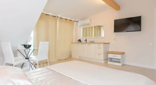 Seaside apartments - Near Palanga Beach, Varaa Huoneisto Hotellit Klaipeda pysäköinnillä, Pysäköinti