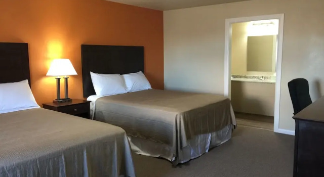 Четырёхместный номер Deluxe Downtown Motel Woodward