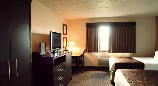 Четырёхместный номер Standard AmericInn by Wyndham Wadena