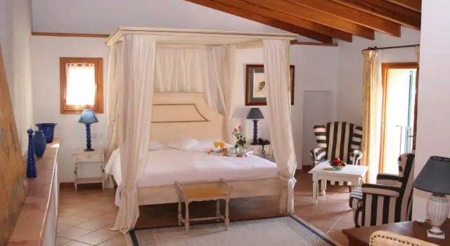 Полулюкс Boutique Hotel Sa Galera