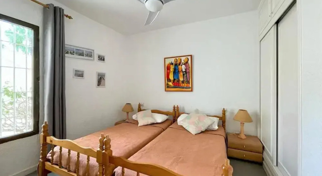 Golf & Beachside Getaway, Забронировать Дом для отпуска Отели Рокетас-де-Мар с парковкой, Парковка