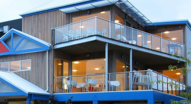 The Island Accommodation, Book Hostel / Vandrerhjem Hostels i Newhaven, Hostel / Vandrerhjem