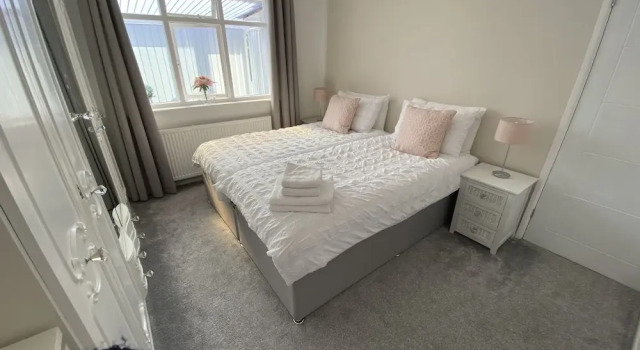 Inviting 2-Bed Bungalow