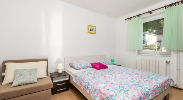 Beautiful Apartment in Barbat na Rabu With Outdoor Swimming Pool, Wifi and 1 Bedrooms