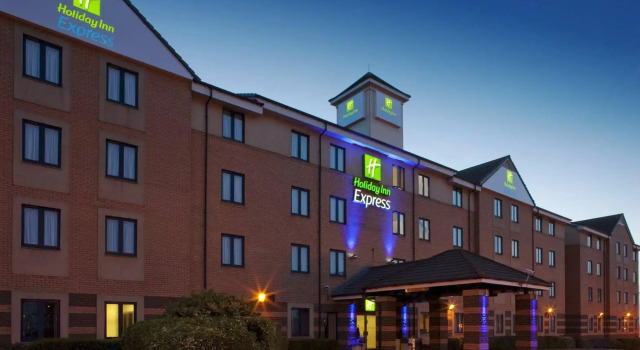 Holiday Inn Express London - Dartford, Rezervasyon Otel Merseyside otoparklı oteller, Otopark