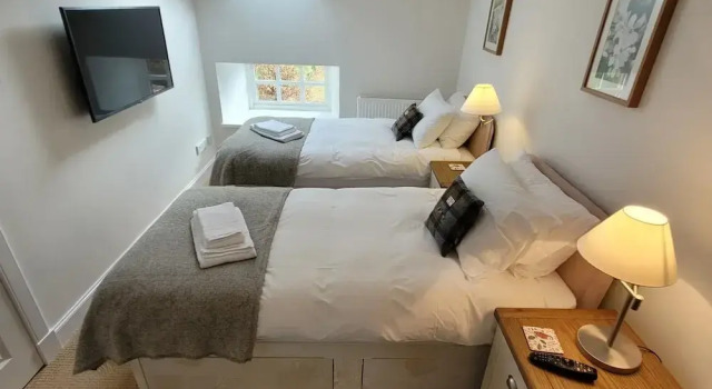Коттедж с 2 комнатами Loch Lomond Finnich Cottages