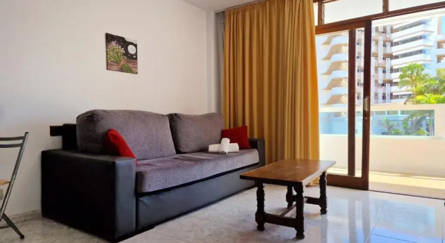 Апартаменты с 2 комнатами с балконом Fayna Apartments