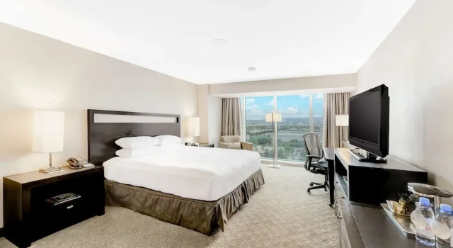 Номер для гостей с ограниченными физическими возможностями Hilton Anaheim