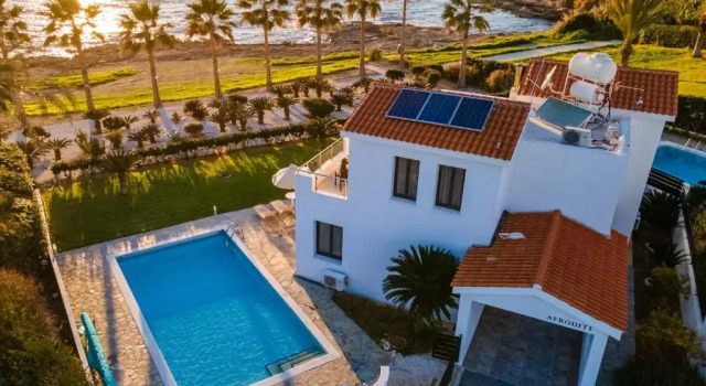 Вилла с 3 комнатами seafront Platzia Beach Villas