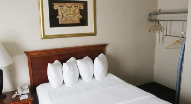 Двухместный номер Standard Ramada by Wyndham Alpena
