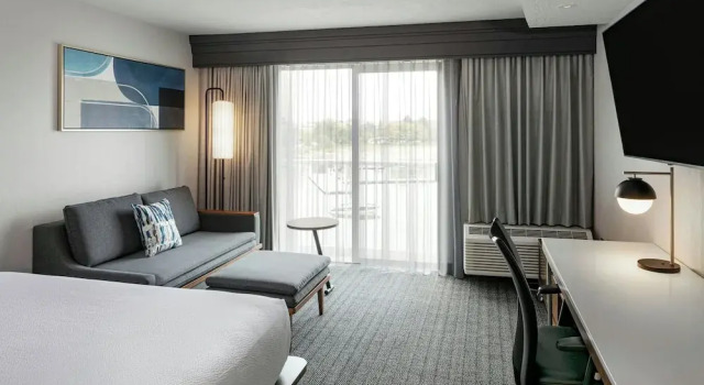 Двухместный номер Standard с видом на воду Courtyard Richland Columbia Point