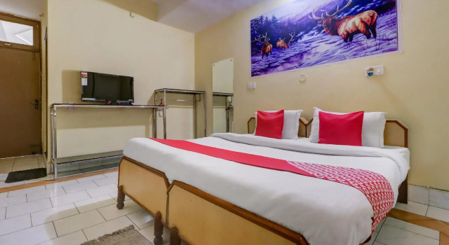 Люкс Standard OYO 82578 Hotel Giridhar