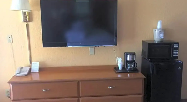 Четырёхместный номер Standard DeQueen Courtyard Inn
