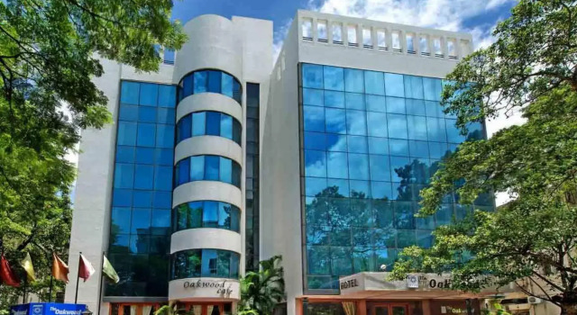 The Oakwood Hotel, Забронировать Отель Отели штата Махараштры 3 звезды, 3*