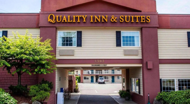 Quality Inn & Suites Bremerton, Забронировать Отель Бремертон штат Вашингтон