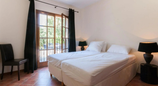 Villa in Calonge With Pool and Mountain Views, Rezervați Vilă Hoteluri în Calonge cu parcare, Parcare