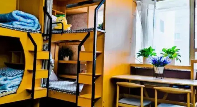 Кровать в общем номере (мужской номер) Menghui Si Road Hostel (Xiguan Dazhongxiang)