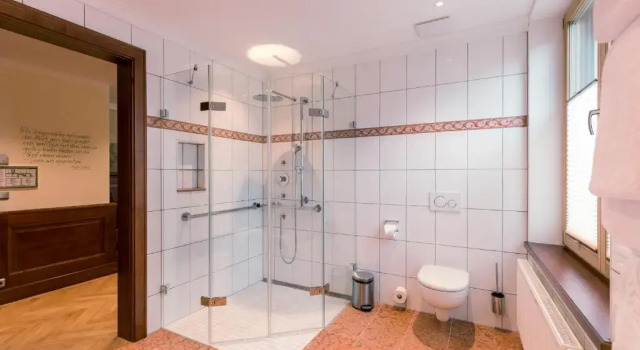 Полулюкс Hotel & Gaststätte zum Erdinger Weißbräu