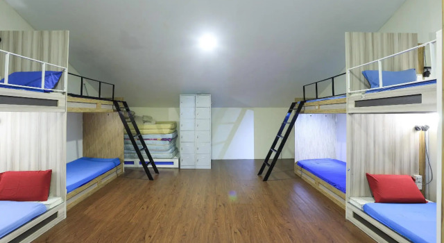 Кровать в общем номере (мужской номер) No Window SPOT ON 90236 Zigzag Travellers Home - Hostel