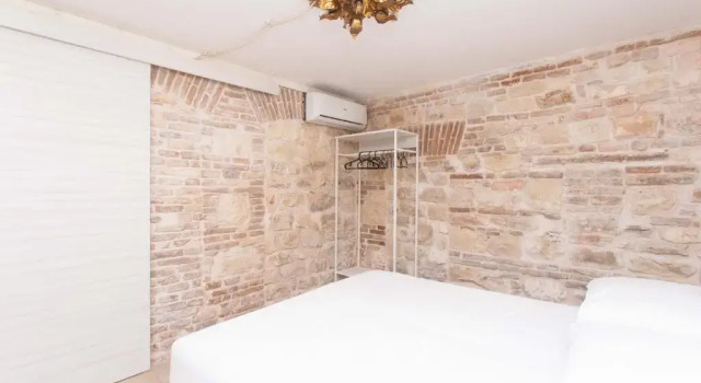 S240 - Sirolo, trilocale in zona tranquilla con aria condizionata, Rezervovat Hotel Sirolo 