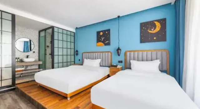 Семейный люкс Li Xiangguo Wenquan Homestay