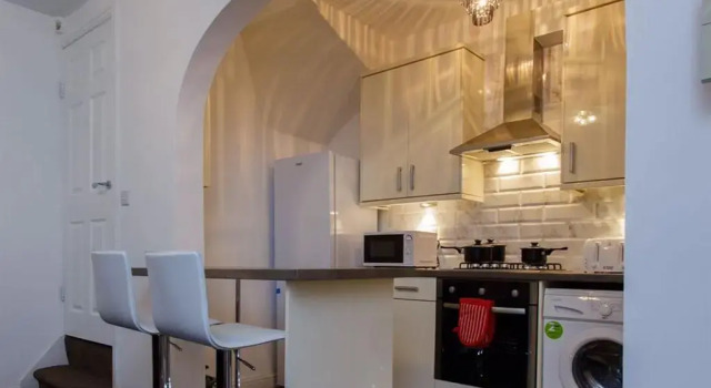 Апартаменты Shaftesbury Apartments