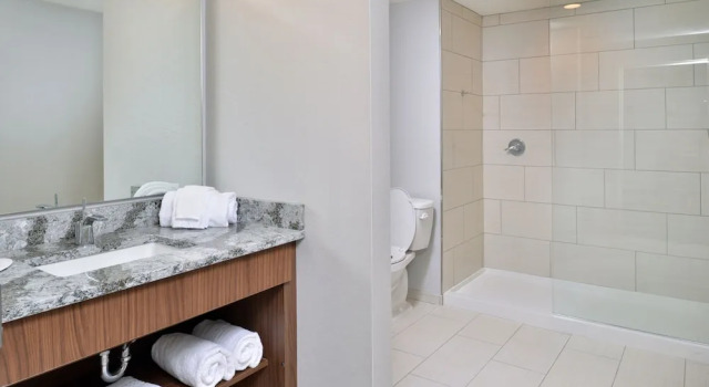 Люкс c 1 комнатой Courtyard by Marriott Charlotte Steele Creek