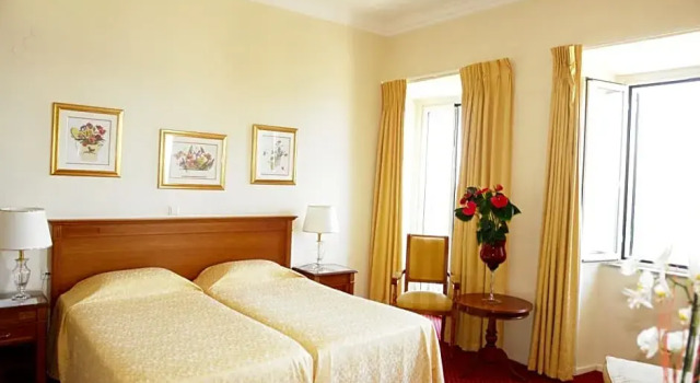 Номер Superior с видом на море Cavalieri Hotel